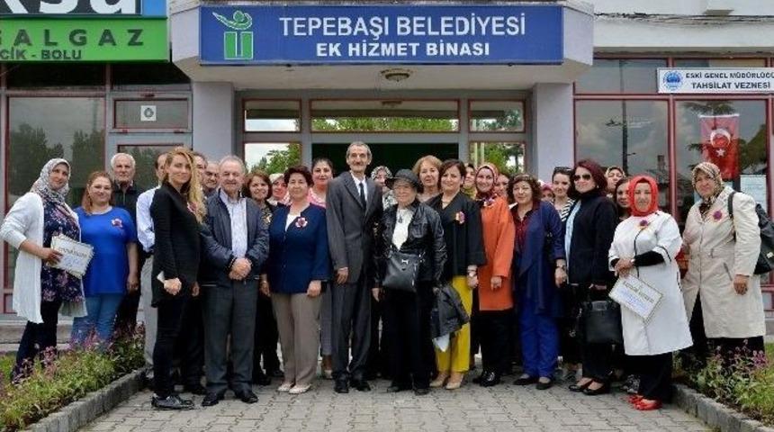 El Emekleri G&ouml;r&uuml;c&uuml;ye &Ccedil;ıktı