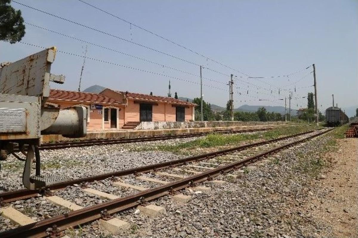 Evin &Ouml;n&uuml;nde Oynarken Kaybolan 4 Yaşındaki Ecrin Bulunamadı