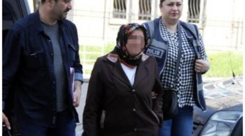 Ayrıldığı Kocasını Bı&ccedil;aklayan Kadın Mahkemece Serbest