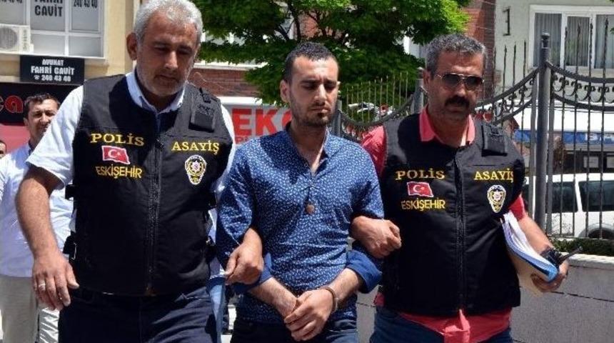 Eskişehir&rsquo;de Eşini &Ouml;ld&uuml;ren Zanlı Adliyeye Sevk Edildi