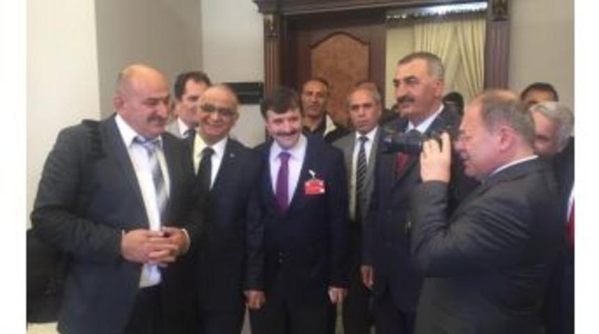 Foto Muhabiri Poz Verdi, Bakan Akdağ Fotoğrafını &Ccedil;ekti