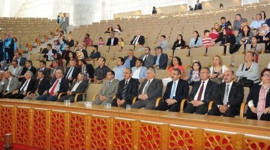 Ne&uuml; Sosyal Ve Beşeri Bilimler Fak&uuml;ltesi İlk Mezunlarını Verdi