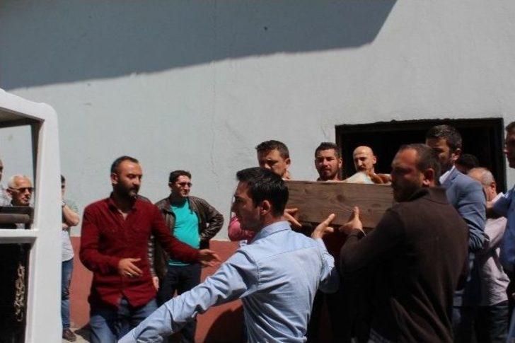 Yeni Evli Genç Kendini Astı G4