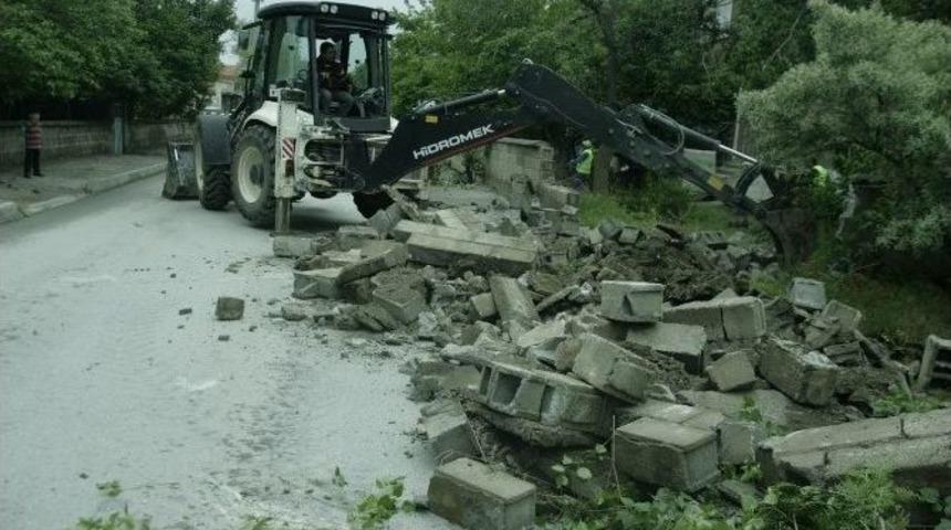 Yol Genişletme Çalışmaları Devam Ediyor