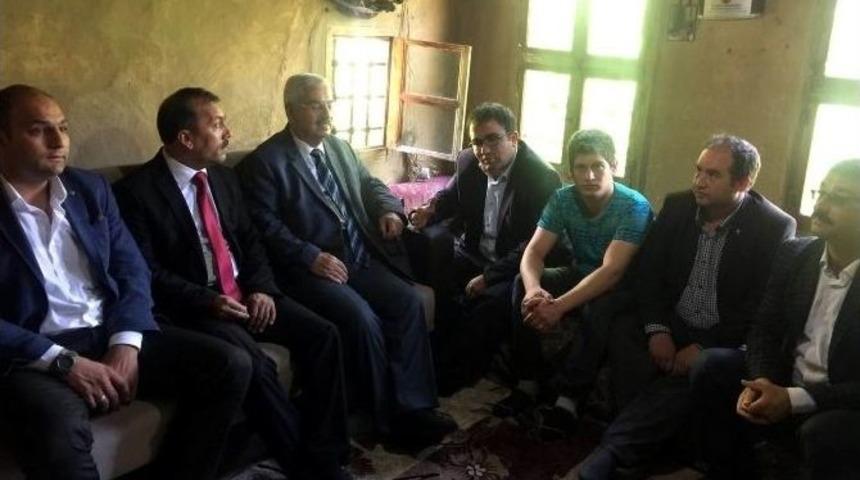 Gönüllü Gençlerden İhtiyaçlı Ailelere Yardım