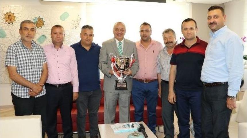 Şampiyon Alaşehir&rsquo;den Başkan Erg&uuml;n&rsquo;e Teşekk&uuml;r Ziyareti