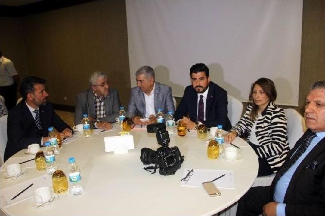 Vali Yerlikaya Kent Y&ouml;neticileri İle Basın Bir Araya Geldi