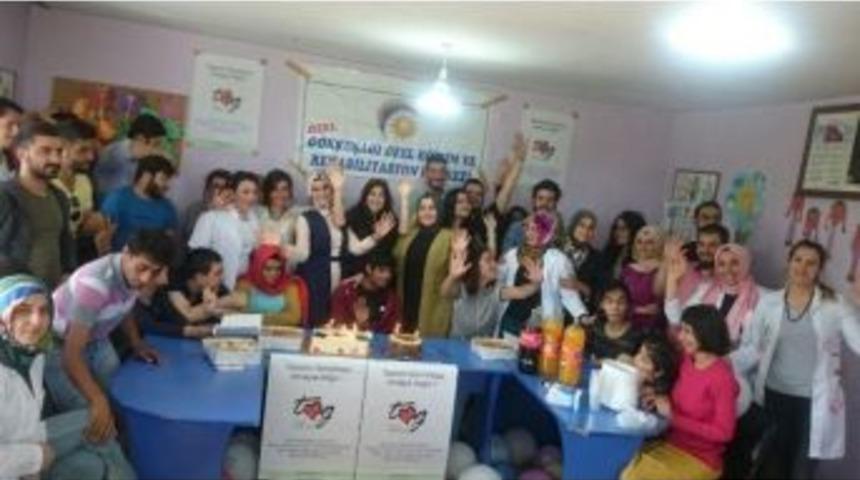 Toplum G&ouml;n&uuml;ll&uuml;leri Engellilerle Buluştu