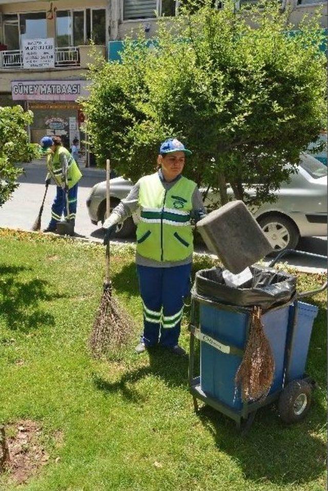 Menteşe’nin Temizliği Kadınlara Emanet