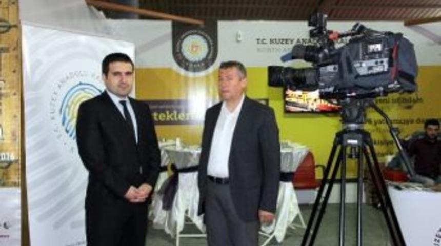 Kuzka, İş Ve Aş &Uuml;retiyor