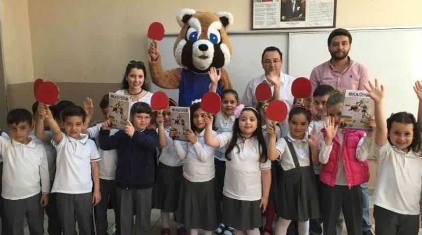 Seko, &Ccedil;ocukları Masa Tenisi Oynamaya &Ccedil;ağırdı