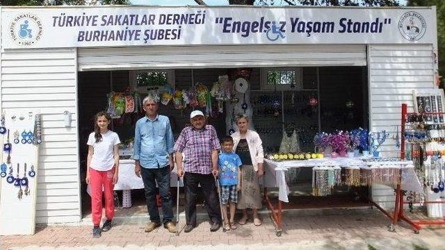 Burhaniye Ören’de Engelsiz Yaşam Standı