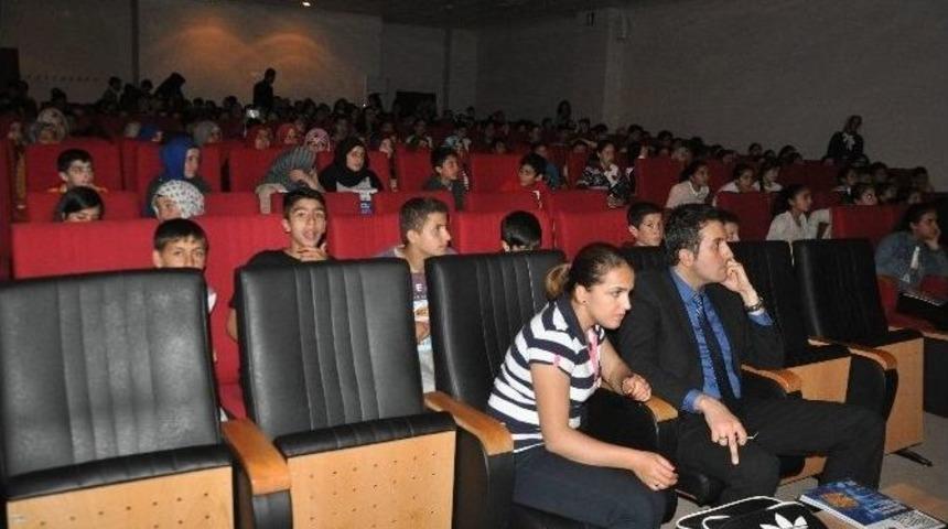 Muş&rsquo;ta &lsquo;malzemelerin Sihirli D&uuml;nyası&rsquo; Konferansı D&uuml;zenlendi