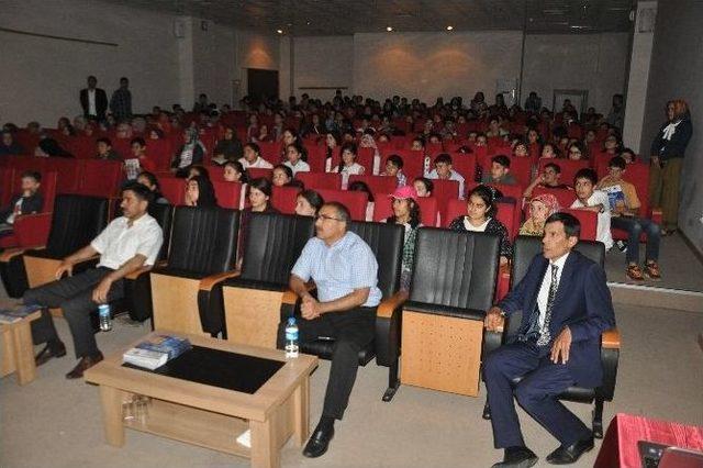 Muş&rsquo;ta &lsquo;malzemelerin Sihirli D&uuml;nyası&rsquo; Konferansı D&uuml;zenlendi 1