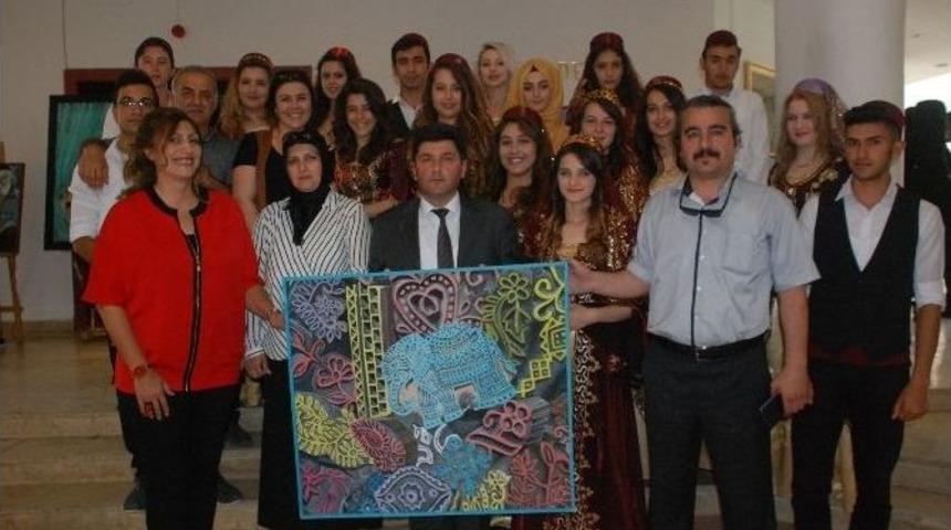 &Ouml;ğrenciler "tokat" Temasını Tablolarına Yansıttı