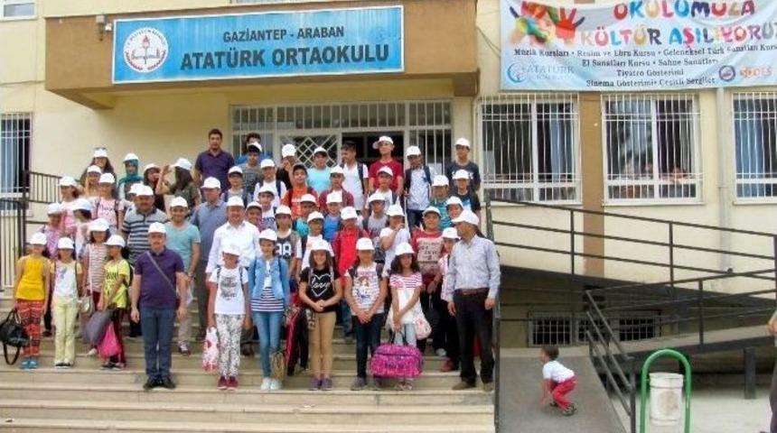 Arabanlı &Ouml;ğrenciler &Ccedil;anakkale Yolcusu