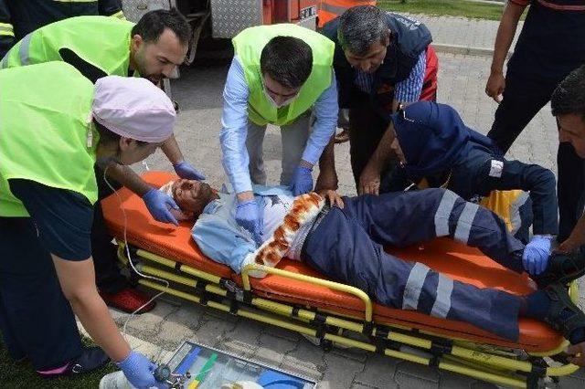 Hastanede Yapılan Tatbikat Ger&ccedil;eği Aratmadı 1