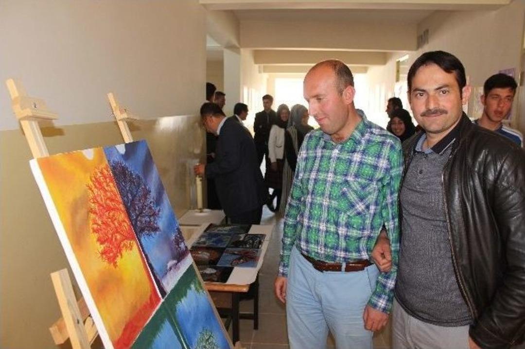 Eğitime Kazandırılan Kız &Ccedil;ocukları Eserlerini Sergiledi