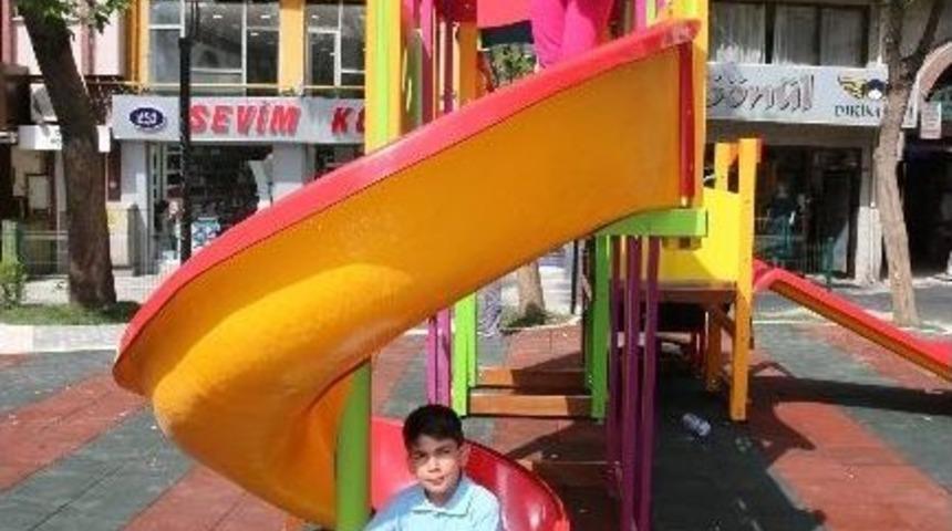 Parklar Yaz Tatiline Hazır