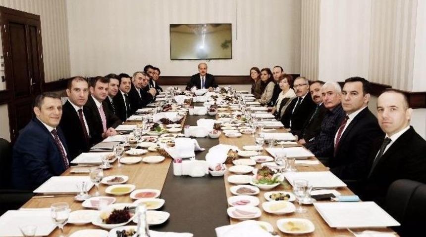 Başbakan Yardımcısı Kurtulmuş, G&uuml;ndemi Değerlendirdi