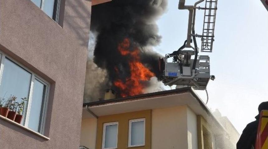 İtfaiyeci Canını Zor Kurtardı