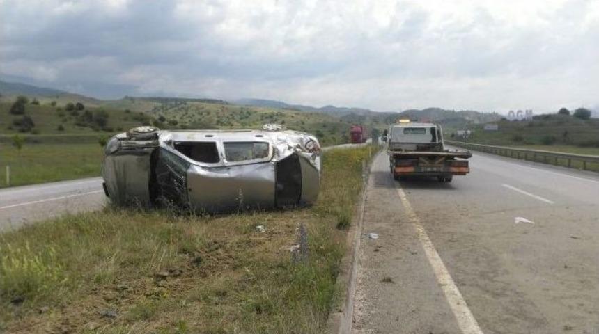 Tosya&rsquo;da Otomobil Takla Attı: 4 Yaralı