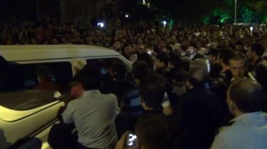 K&uuml;tahya&rsquo;daki Gerginlikte 2 Polis Yaralandı