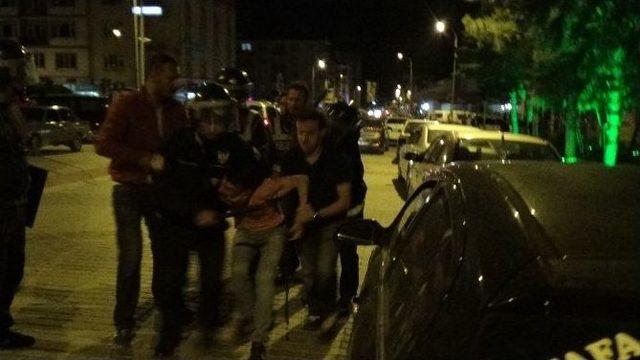 Kütahya’daki Gerginlikte 2 Polis Yaralandı