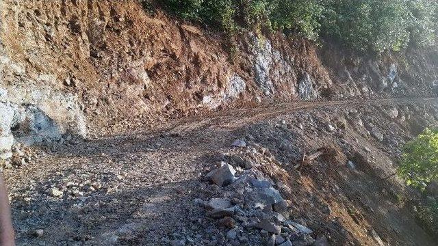 Kendi Yolunu Kendisi Yapan Rizeli’nin Sesini Hayırsever Bir Vatandaş Duydu