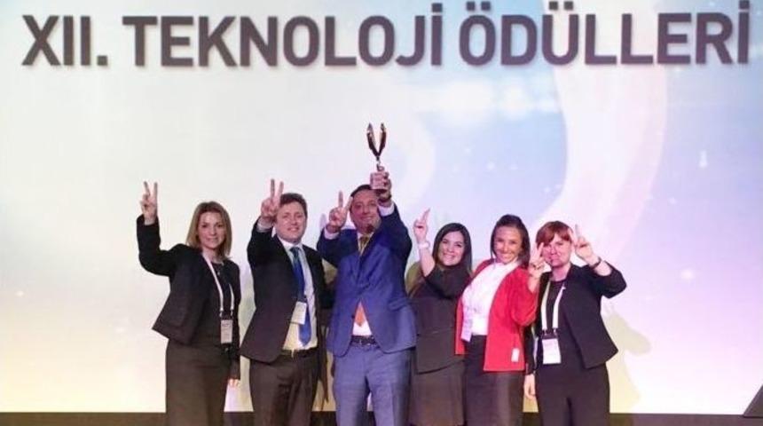 Kesintisiz G&ouml;r&uuml;ş Sağlayan G&ouml;z İ&ccedil;i Lenslere Teknoloji &Ouml;d&uuml;l&uuml;