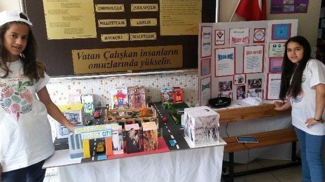 Seyhan Cumhuriyet Ortaokulu’nda Bilim Fuarı