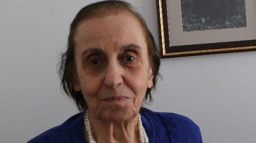 Avni Aker&rsquo;e Veda Yılında Babasını Anlattı