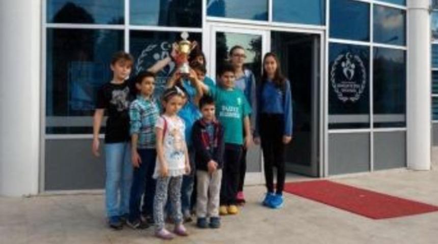 Satran&ccedil; Şampiyonları Konyaya Gidiyor