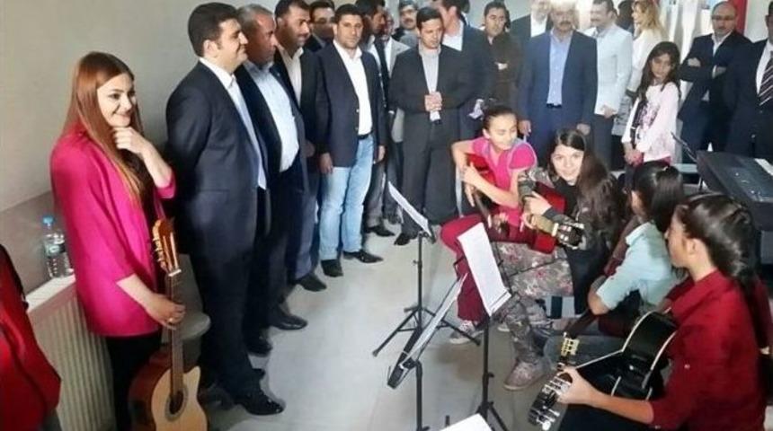 Akyaka&rsquo;da Yılsonu Sergisi