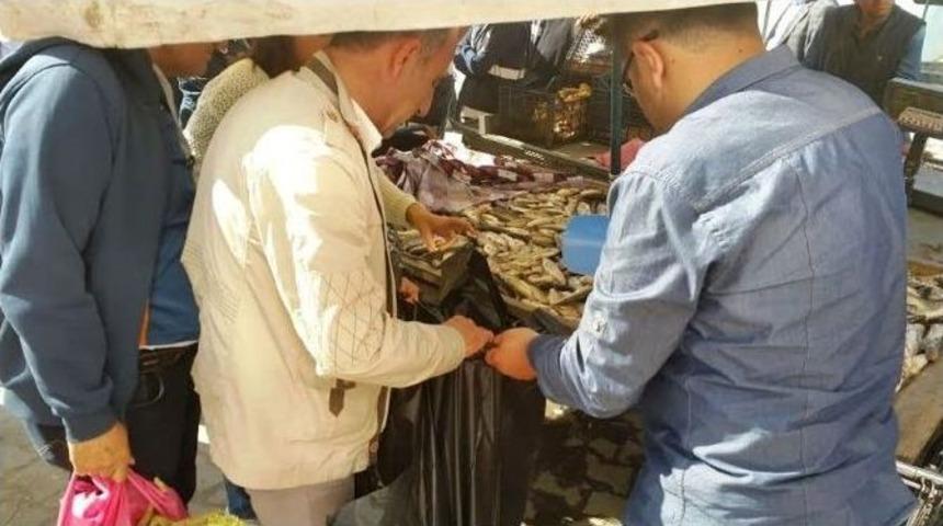 Van&rsquo;da 41 Ton Ka&ccedil;ak Avlanmış Balık Ele Ge&ccedil;irildi