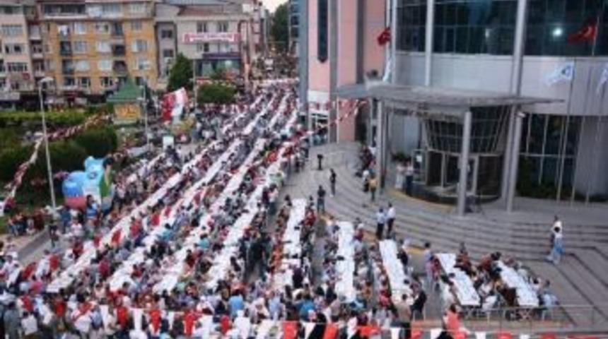 İzmit&rsquo;in 7 Yerinde Toplu İftar A&ccedil;ılacak