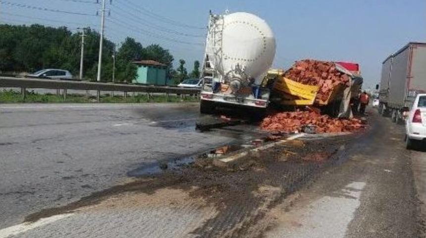 D-100 Karayolunda Trafik Kazası: 1 Yaralı