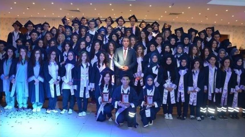 Lisede Mezuniyet T&ouml;reni