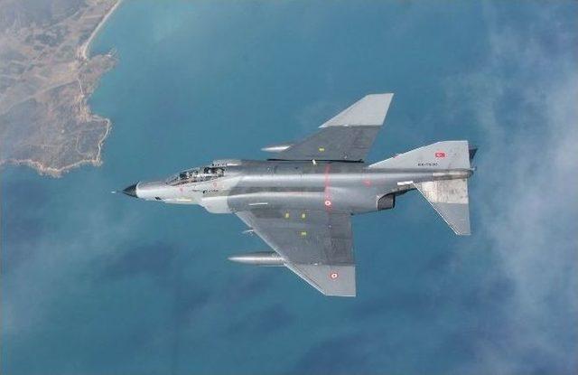 Kıbrıs Fatihi F-4 Phantom Savaş Uçağı Adana’ya Getirildi