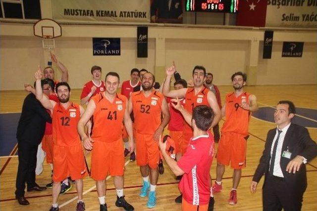 Bilecik Belediyespor Başantrenörü Yeşer Karabulut Sezonu Değerlendirdi