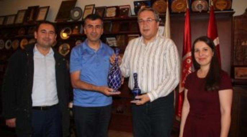 Toplum Ruh Sağlığı Merkezi Y&ouml;neticileri Belediye Başkanı &Uuml;nver&rsquo;i Ziyaret Etti