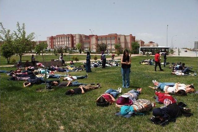 Kmü Öğrencileri Yatağa Bağımlı Hastaların Yaşadığı Zorluklara Dikkat Çekti