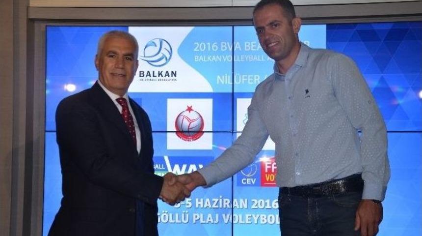 Plaj Voleyboluna Bursa Damgası