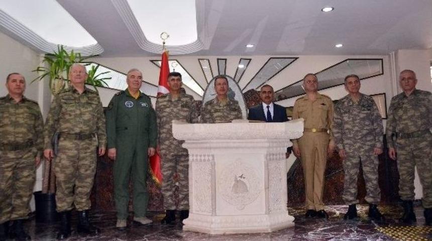 Genelkurmay Başkanı Hulusi Akar Mardin&rsquo;de