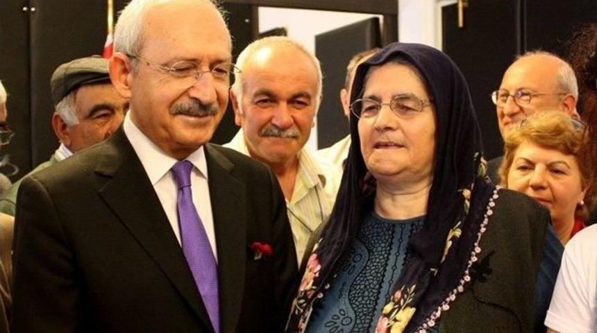 Nuriye Teyze Kılı&ccedil;daroğlu&rsquo;nu T&uuml;rk&uuml;yle Karşıladı