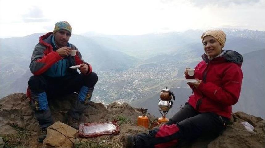 3 Bin 487 Rakımda Kahve İ&ccedil;ip Fal Baktılar