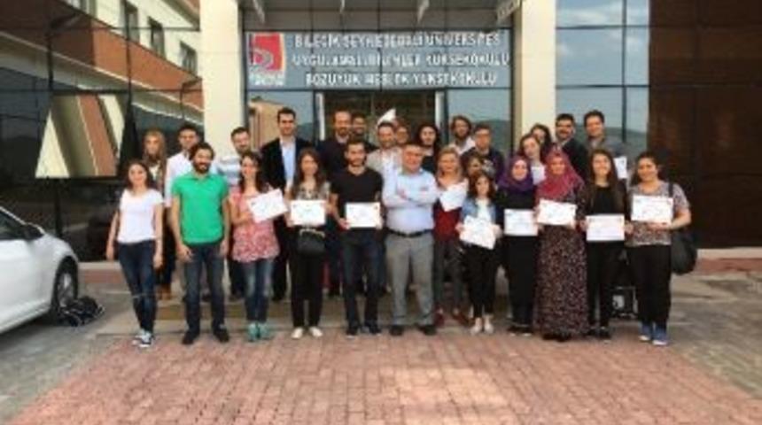 Boz&uuml;y&uuml;k Meslek Y&uuml;ksekokulu&rsquo;nda Başarılı &Ouml;ğrencilere Sertifika