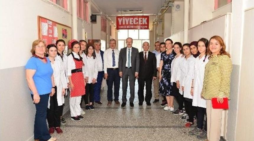 Kafaoğlu&rsquo;na İki Plaket Birden