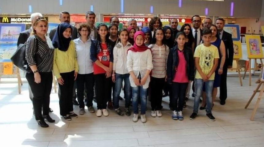 Suriyeli &Ouml;ğrenciler H&uuml;nerlerini Sergiledi