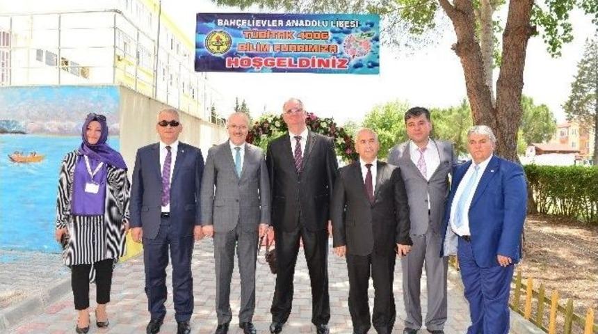 Kafaoğlu Bah&ccedil;elievler&rsquo;de Bilim Fuarı&rsquo;ndaydı